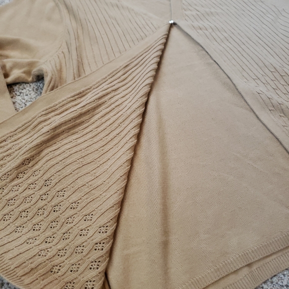 Sag Harbor Womens Size XL Tan Long Sleeve Shirt - Picture 3 of 4